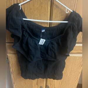 Old Navy Black off the shoulder , stretchy top size Large NWT